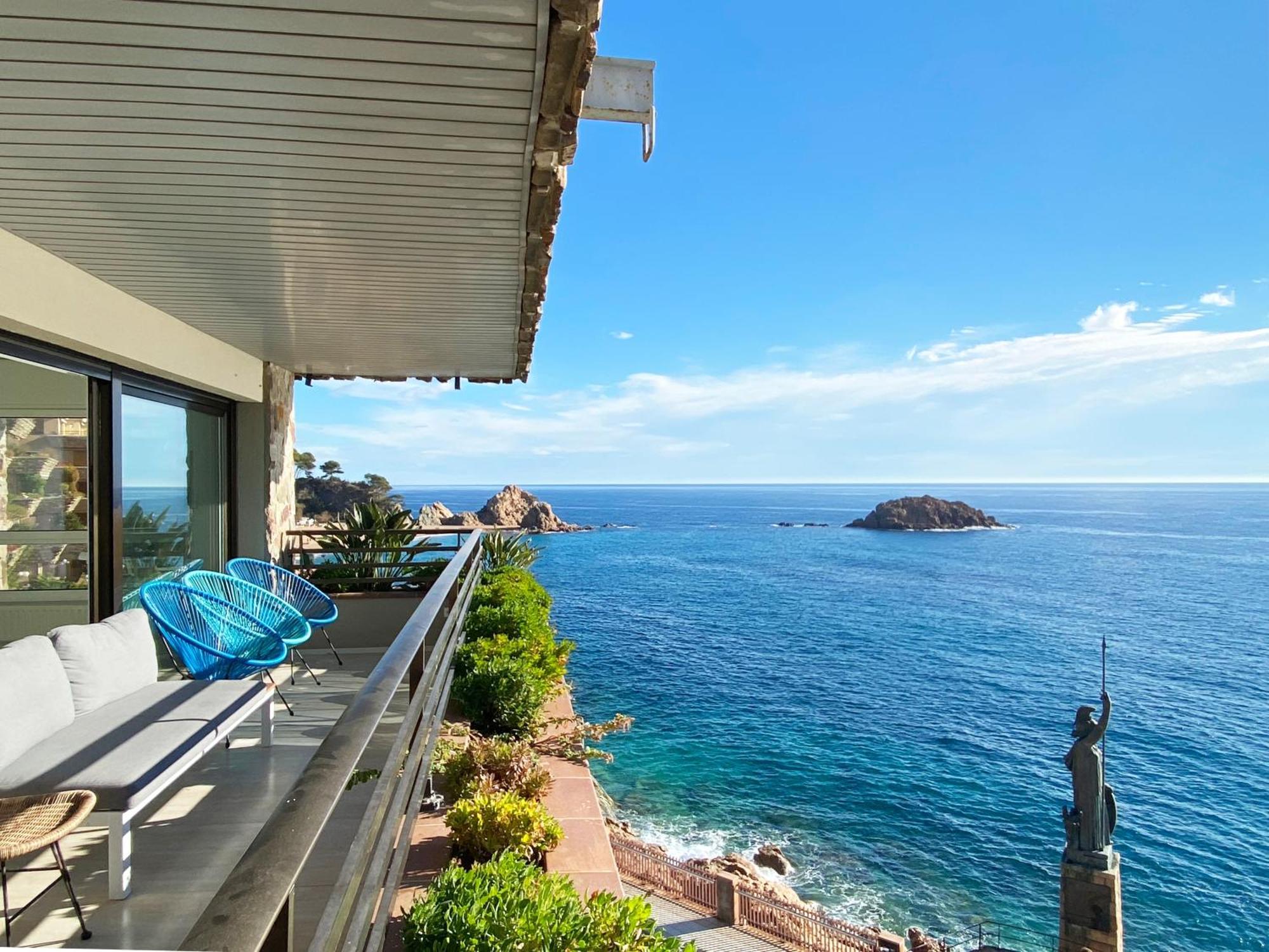 Magnificent Apartment At The Sea Front Of Тоса-де-Мар Екстер'єр фото