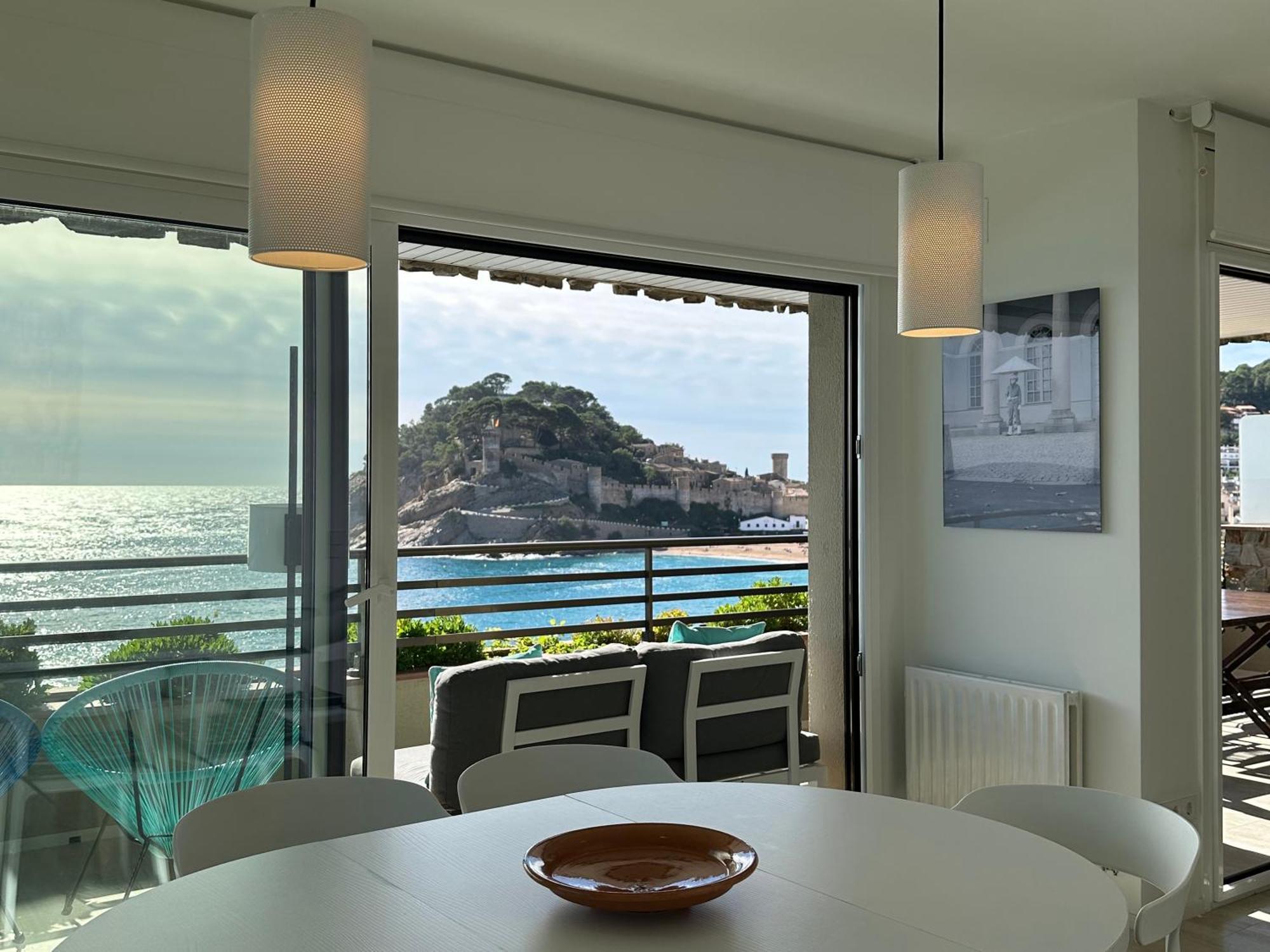 Magnificent Apartment At The Sea Front Of Тоса-де-Мар Екстер'єр фото